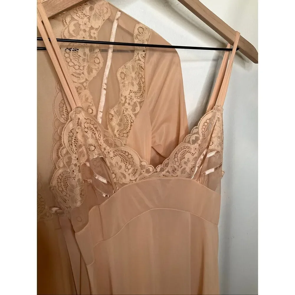 Vintage Lace Peignoir Set - Picture 4 of 7